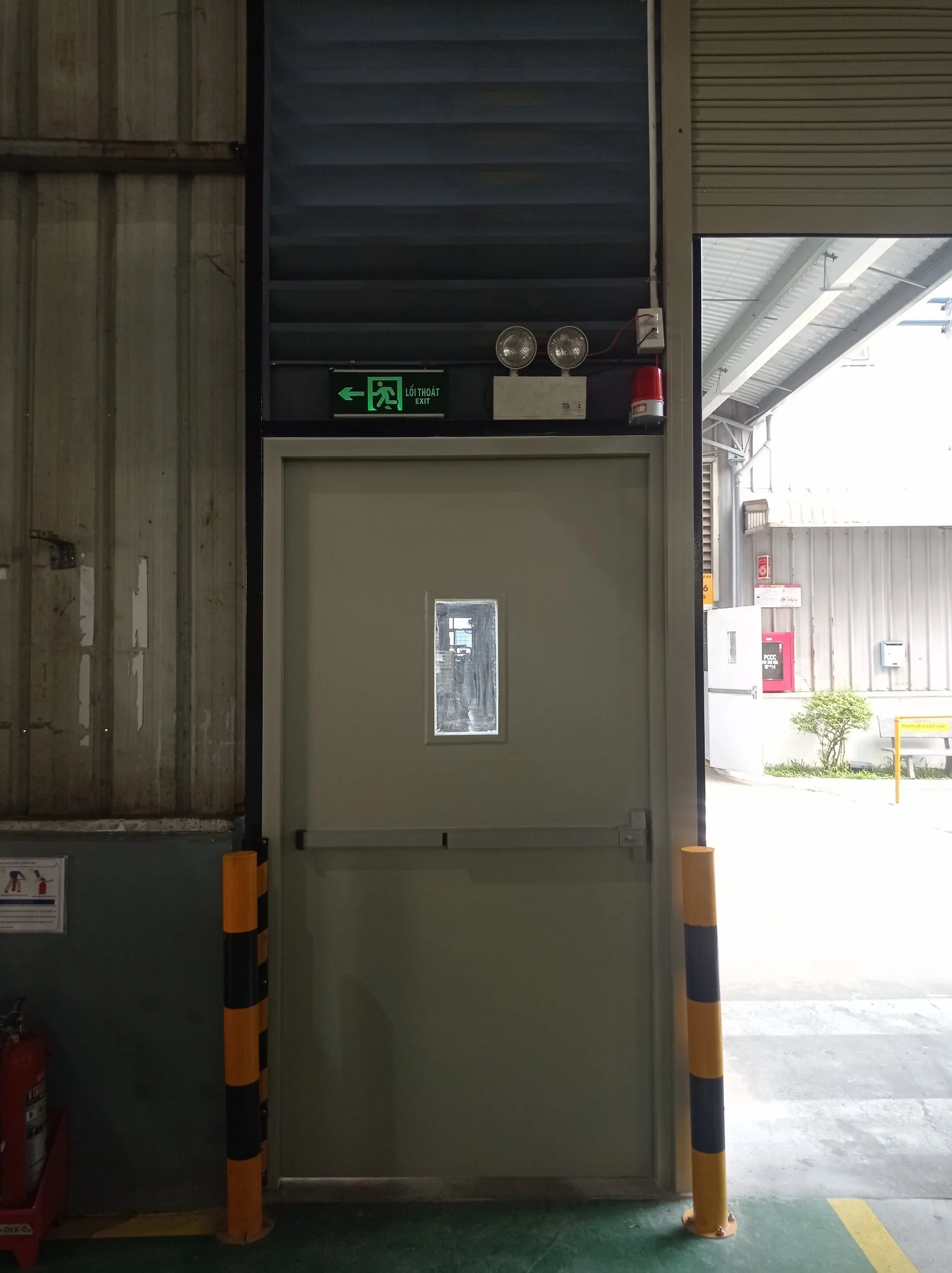 Giá cửa thép chống cháy tại Long Xuyên, An Giang